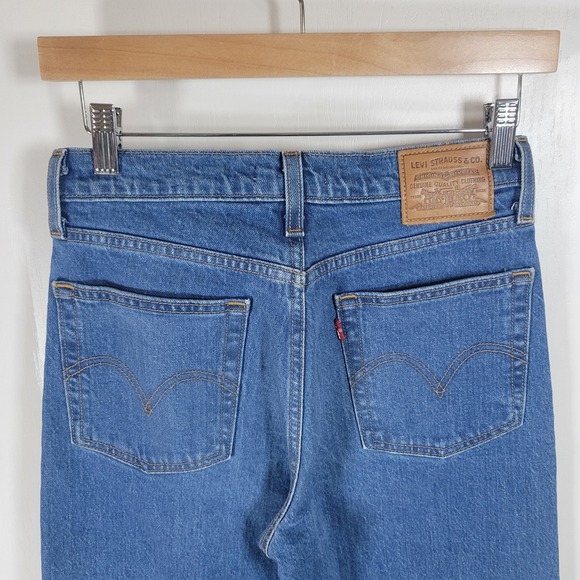 Levi's Premium Wedgie Straight Jeans Size 25 Button Fly Medium Wash High Rise - Picture 9 of 10